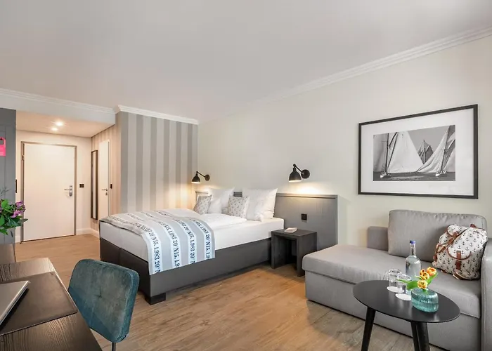 YachtclubTimmendorfer Strand Hotel